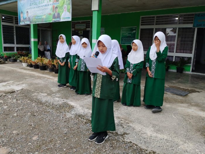 Siswa MIN 1 Kerinci Sampaikan Pesan Moral dan Keagamaan Lewat Kultum