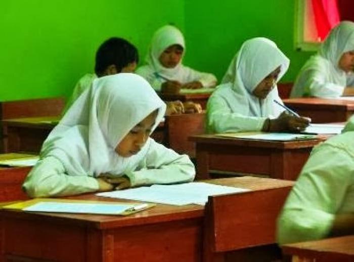 MIN 1 Kerinci Selenggarakan Ujian Akhir Sekolah Kelas VI Secara Online/Daring.