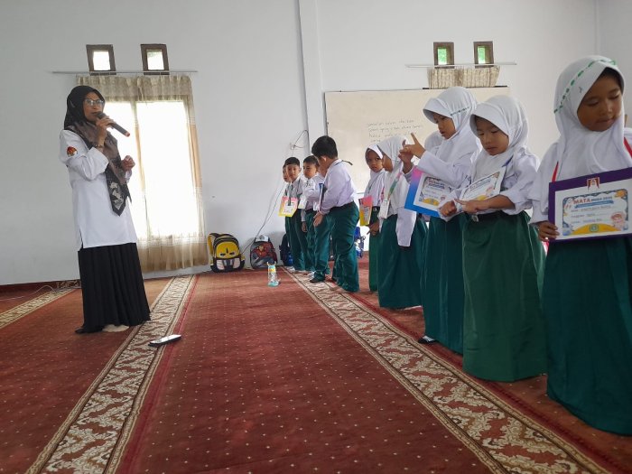 Materi Pertama MATAMUDA MIN 1 Kerinci Disampaikan Langsung oleh Kepala Madrasah Hasminiyeti, S.S.Ag., M.Pd.
