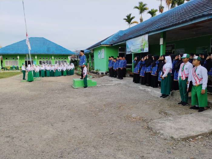 MIN 1 Kerinci Melaksanakan Upacara Hari Kesadaran sebagai Wujud Disiplin dan Tanggung Jawab