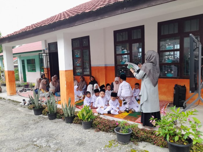 Mengenalkan Lingkungan Madrasah, MIN 1 Kerinci Gelar Sosialisasi PMBM di TK Pembina Air Hangat Kabupaten Kerinci