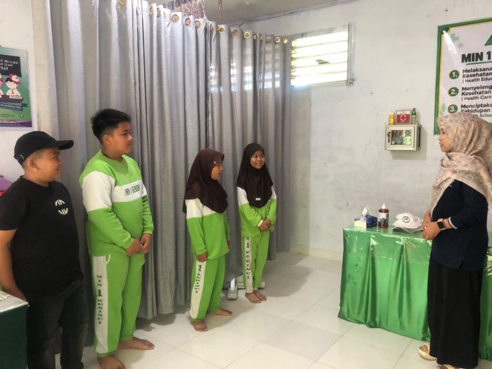 Bekali Siswa dengan Pengetahuan Kesehatan, MIN 1 Kerinci Laksanakan Pembinaan Dokter Cilik