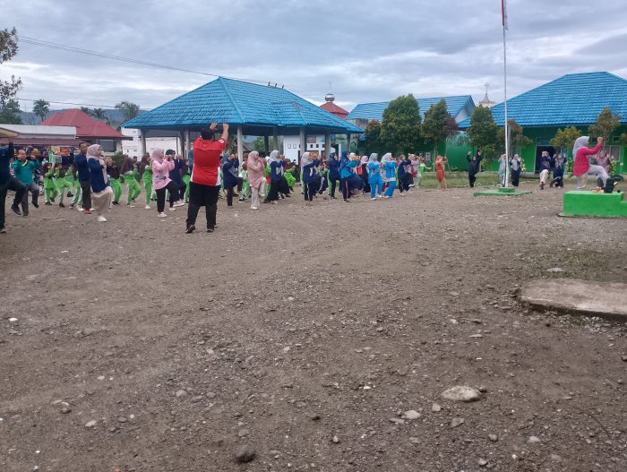 Semangat Hidup Sehat, MIN 1 Kerinci Gelar Senam Kesegaran Jasmani untuk Tingkatkan Kebugaran Warga Madrasah