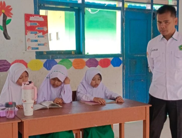Membentuk Generasi Qurani, Siswa VB MIN 1 Kerinci Giat Menghafal Surah Al-Insyiqaq Membentuk Generasi Qurani, Siswa VB MIN 1 Kerinci Giat Menghafal Surah Al-Insyiqaq
