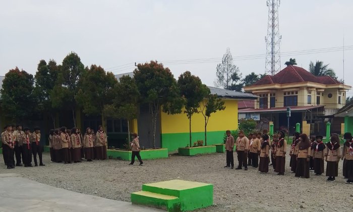 Bangun Karakter dan Kemandirian, Siswa MIN 1 Kerinci Aktif Mengikuti Kegiatan Pramuka Bangun Karakter dan Kemandirian, Siswa MIN 1 Kerinci Aktif Mengikuti Kegiatan Pramuka