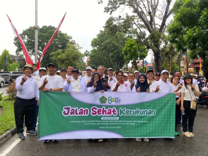 Meriahkan HAB Kemenag ke-80, Kepala MIN 1 Kerinci Hadiri Jalan Sehat Kerukunan dan Kegiatan DWP Kanwil Kemenag Jambi
