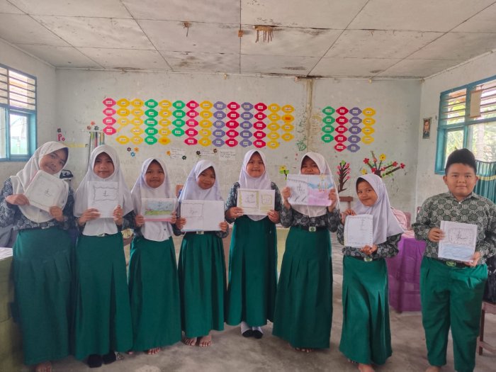 Belajar Jadi Seru, Peserta Didik MIN 1 Kerinci Unjuk Karya Kaligrafi dan Batik