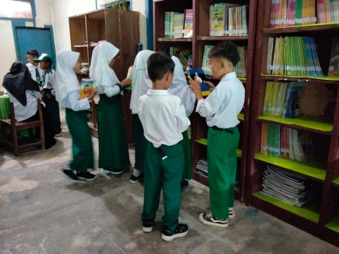 Menumbuhkan Budaya Literasi di Perpustakaan MIN 1 Kerinci