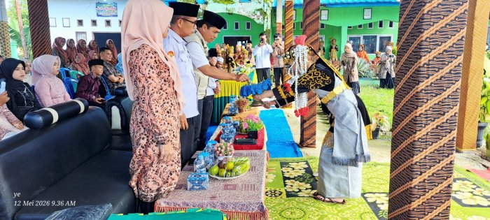 Penampilan Tari Sekapur Sirih Siswi MIN 1 Kerinci Meriahkan Acara Perpisahan Kelas VI