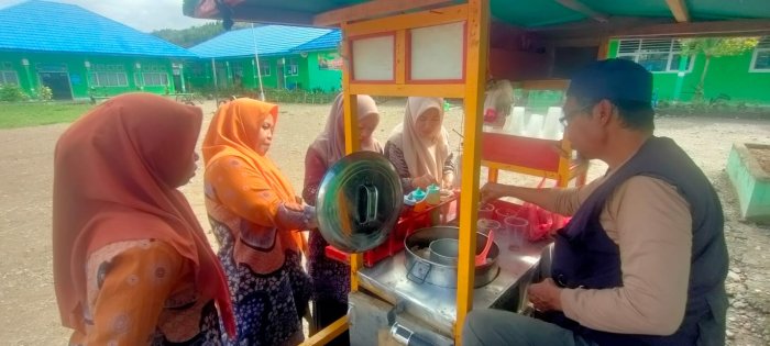 Guru dan Siswa MIN 1 Kerinci Biasakan Konsumsi Jajanan Sehat