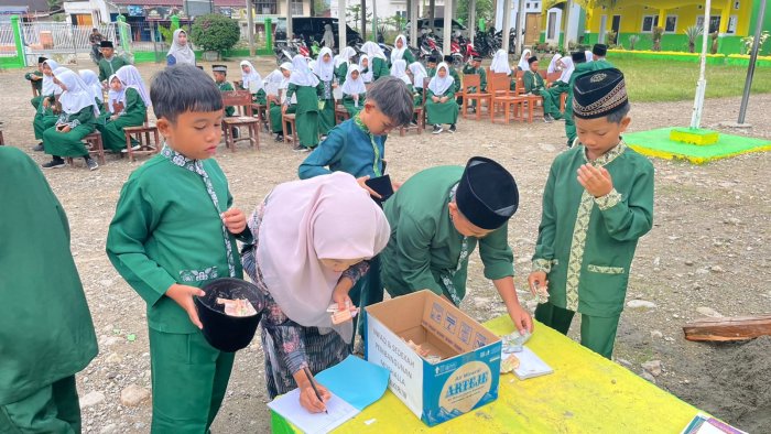 Gerakan Infaq Jumat di MIN 1 Kerinci, Wujud Pendidikan Karakter Melalui Budaya Berbagi