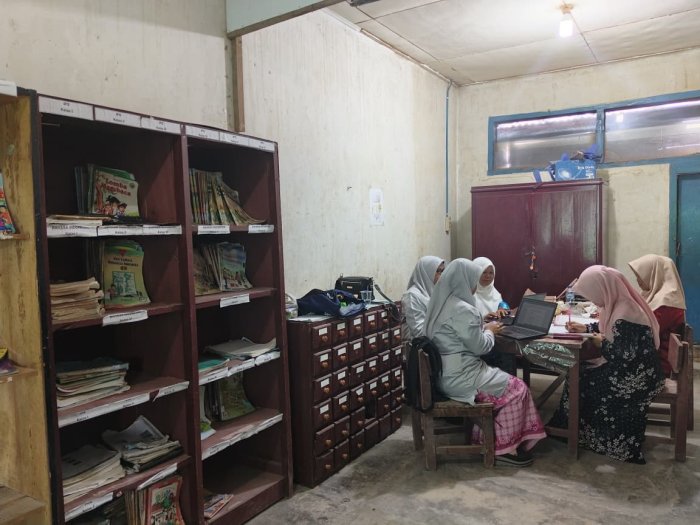 Dari Rak Buku ke Ruang Inspirasi: Perpustakaan MIN 1 Kerinci sebagai Motor Literasi dan Pengembangan Guru