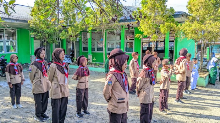 MIN 1 Kerinci Terima Penghargaan Prestasi Pramuka dari Pembina