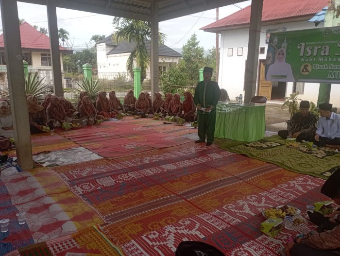 Penampilan Kultum Sarif Kelas V Sebelum Peringatan Isra Miraj MIN 1 Kerinci