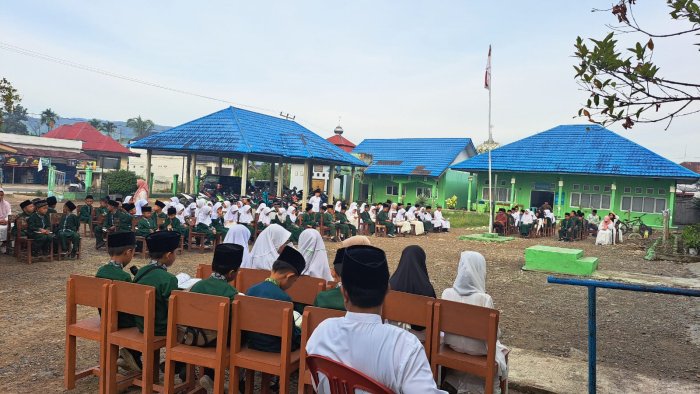 Puasa Tak Surutkan Semangat, Siswa MIN 1 Kerinci Khusyuk Mengikuti Yasinan