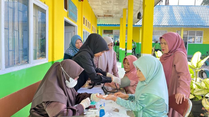 Sehat Bersama, Puskesmas Kemantan Hadir Berikan Layanan Cek Kesehatan di MIN 1 Kerinci