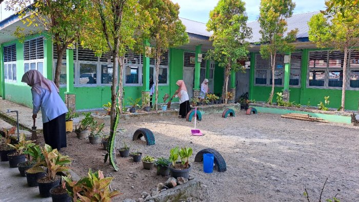 PTK MIN 1 Kerinci Laksanakan Penataan Lingkungan, Ciptakan Madrasah Bersih dan Asri