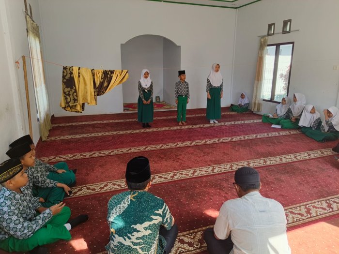 Siswa MIN 1 Kerinci Matangkan Persiapan Penampilan Safari Ramadhan