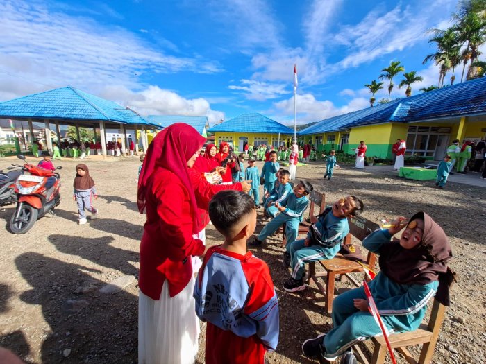 Asah Ketangkasan dan Kesabaran, Siswa Kelas 1 dan 2 MIN 1 Kerinci Ikuti Lomba Biskuit Asah Ketangkasan dan Kesabaran, Siswa Kelas 1 dan 2 MIN 1 Kerinci Ikuti Lomba Biskuit