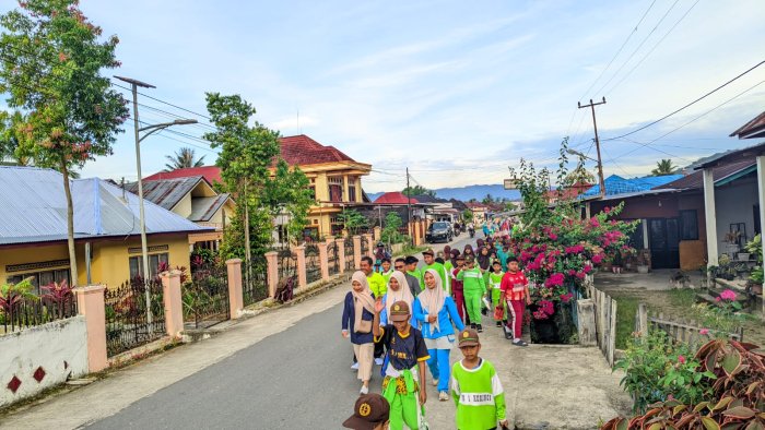 Gerak Bersama, Sehat Bersama: Jalan Santai dan Sabtu Ceria Warnai Aktivitas MIN 1 Kerinci