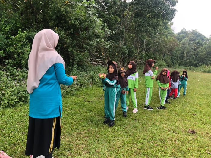 Asah Motorik dan Konsentrasi, Siswa MIN 1 Kerinci Aktif Bermain Tangkap Bola Asah Motorik dan Konsentrasi, Siswa MIN 1 Kerinci Aktif Bermain Tangkap Bola