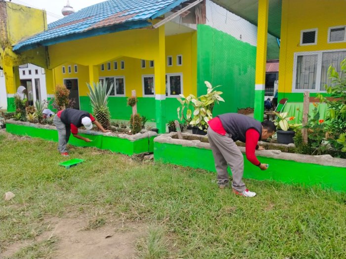 Dari Tangan untuk Lingkungan: Aksi Pengecatan dan Penataan Area Sekolah MIN 1 Kerinci