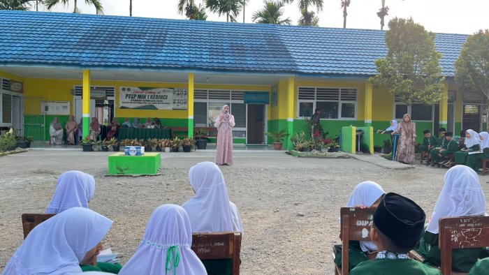Sambut HUT ke-81 RI dengan Semangat, Kepala Madrasah Arahkan Persiapan Kegiatan Kemerdekaan di MIN 1 Kerinci