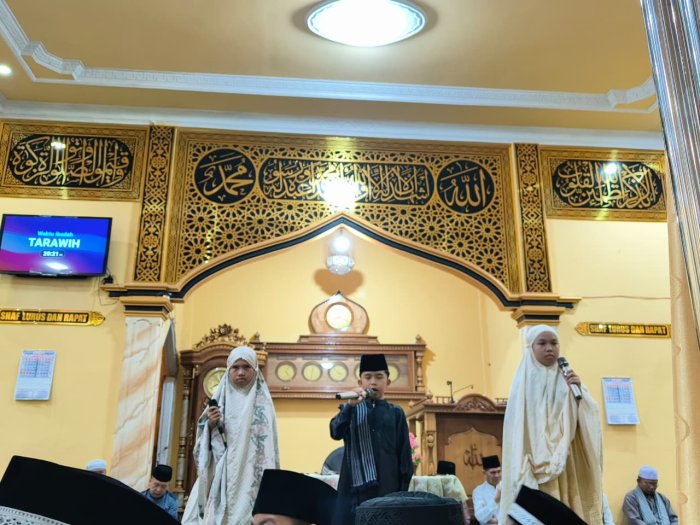 Siswa MIN 1 Kerinci Tunjukkan Keberanian Lewat Syarhil Quran di Safari Ramadan