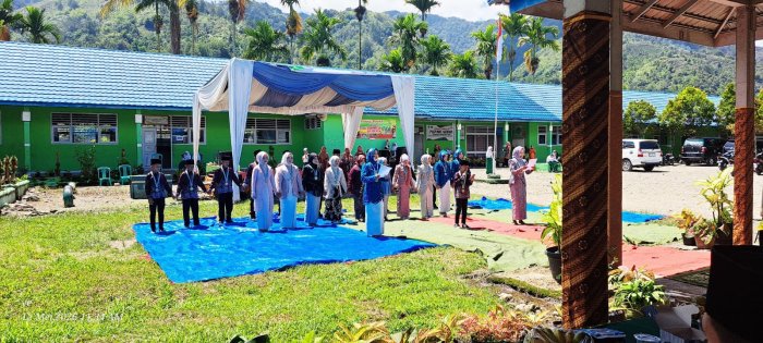 Siswa Kelas VI MIN 1 Kerinci Tunjukkan Kreativitas dalam Acara Perpisahan
