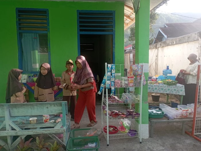 Meski Ada MBG, MIN 1 Kerinci Konsisten Wujudkan Kantin Sehat untuk Dukung Adiwiyata dan UKS