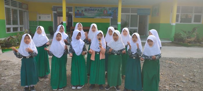 Tak Sekadar Apel, MIN 1 Kerinci Hadirkan Penampilan Siswa di Setiap Apel Pagi Tak Sekadar Apel, MIN 1 Kerinci Hadirkan Penampilan Siswa di Setiap Apel Pagi