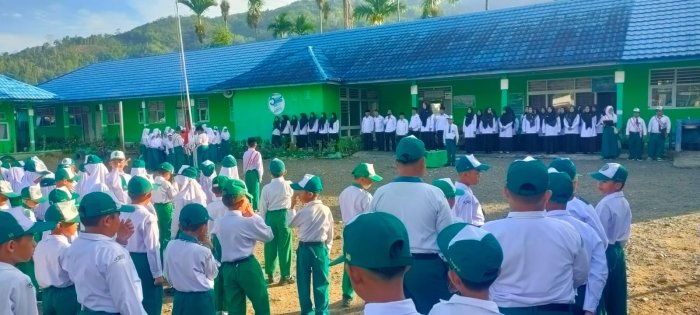 Upacara Hari Senin di MIN 1 Kerinci Jadi Sarana Pembentukan Karakter Siswa