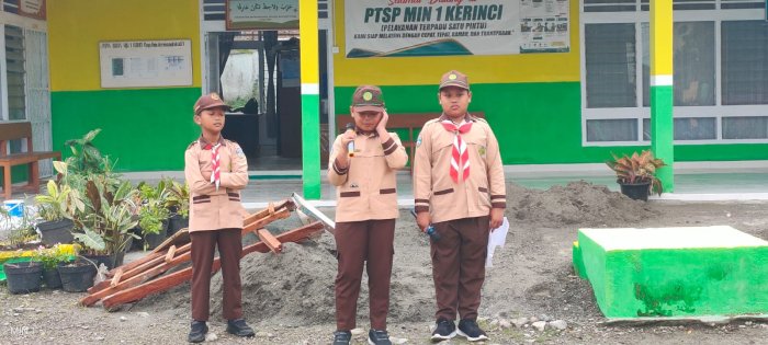 Penampilan Azan Kelas VI Jadi Sorotan dalam Apel Kedisiplinan MIN 1 Kerinci