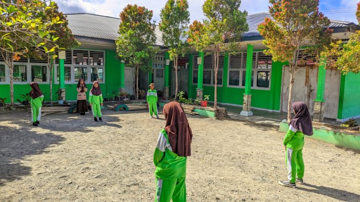 Murid MIN 1 Kerinci Lestarikan Permainan Benteng, Permainan Tradisional yang Kian Tergerus Zaman