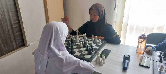 Raih Juara 1 Putri, Haifa Harumkan Nama MIN 1 Kerinci di Cabang Catur KOMPAS Kabupaten Kerinci