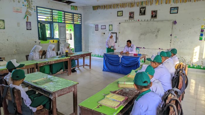 Bangun Karakter Religius Sejak Pagi, Peserta Didik MIN 1 Kerinci Rutin Membaca Juz Amma dan Menghafal Surat Al-Fajr