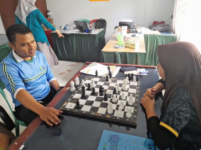 Dari Papan Catur, Siswi MIN 1 Kerinci Hayfa Asah Strategi, Ketelitian, dan Sportivitas Dari Papan Catur, Siswi MIN 1 Kerinci Hayfa Asah Strategi, Ketelitian, dan Sportivitas