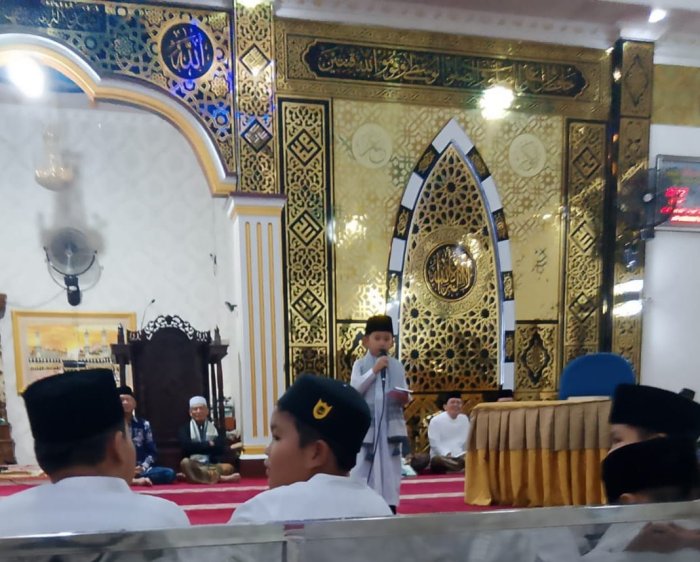 Tampil Berani di Depan Jamaah, Siswa MIN 1 Kerinci Sukses Bawakan Pildacil Safari Ramadan
