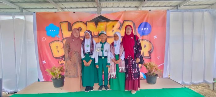 Siswa MIN 1 Kerinci Siap Gemakan Cerita Rakyat di Ajang Lomba Bertutur yang Digelar Dinas Perpustakaan Daerah Kerinci Siswa MIN 1 Kerinci Siap Gemakan Cerita Rakyat di Ajang Lomba Bertutur yang Digelar Dinas Perpustakaan Daerah Kerinci