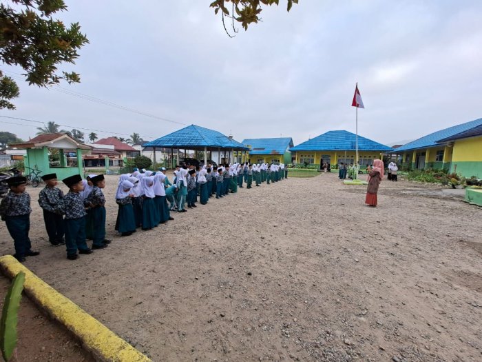 Hidupkan Suasana Pagi dengan Sholawat, MIN 1 Kerinci Tanamkan Nilai Religius Sejak Dini