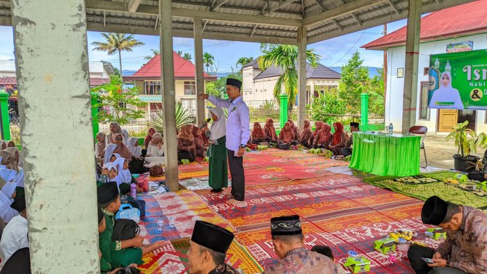 Semangat dan Percaya Diri Warnai Acara Isra Miraj Madrasah