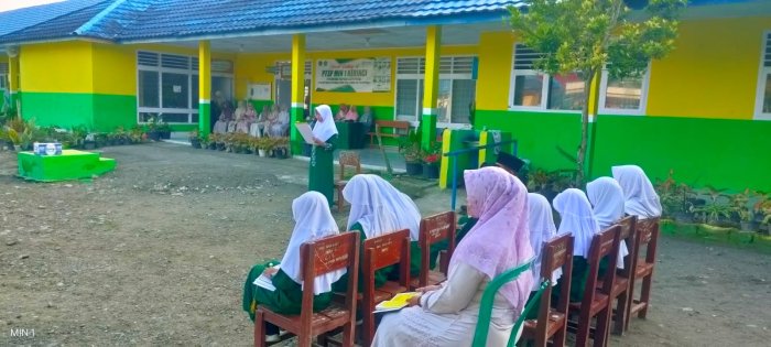 Menghidupkan Jumat dengan Al-Quran, MIN 1 Kerinci Gelar Yasinan Bersama Guru dan Siswa